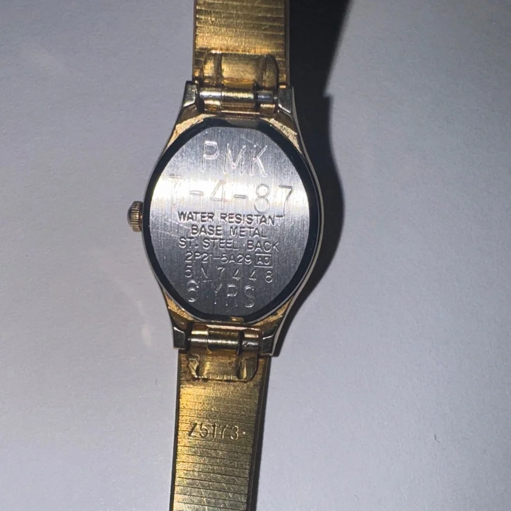 vintage gold-tone Seiko quartz